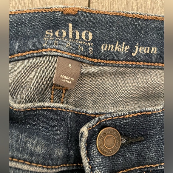 Ripped Soho jeans ‘ankle jeans’ women’s size 6. - Picture 3 of 8